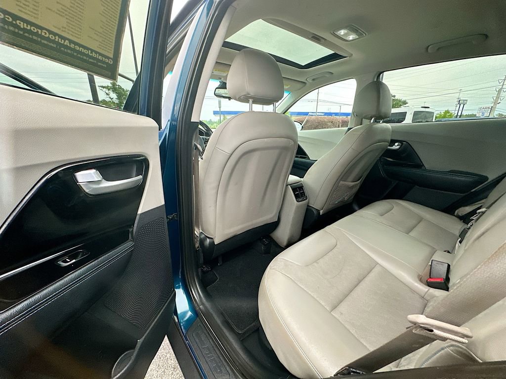 Used 2020 Kia Niro Touring FWD image 17