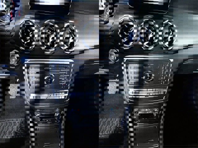 Used 2018 Mercedes-Benz GLA 250 4MATIC image 18