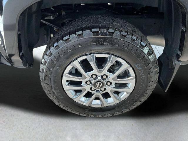 Used 2024 Toyota Tacoma Limited w/ Limited Package (LT) AWD/4WD image 32