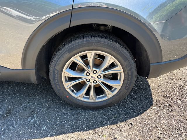 Certified 2022 Ford Explorer XLT w/ Equipment Group 202A AWD/4WD image 25