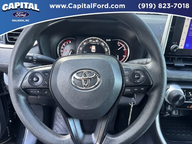 Used 2025 Toyota RAV4 LE AWD/4WD image 24