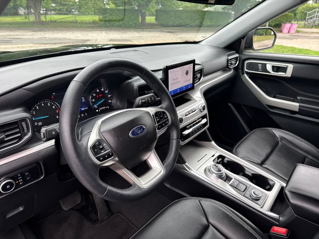 Certified 2023 Ford Explorer XLT w/ Equipment Group 202A AWD/4WD image 19