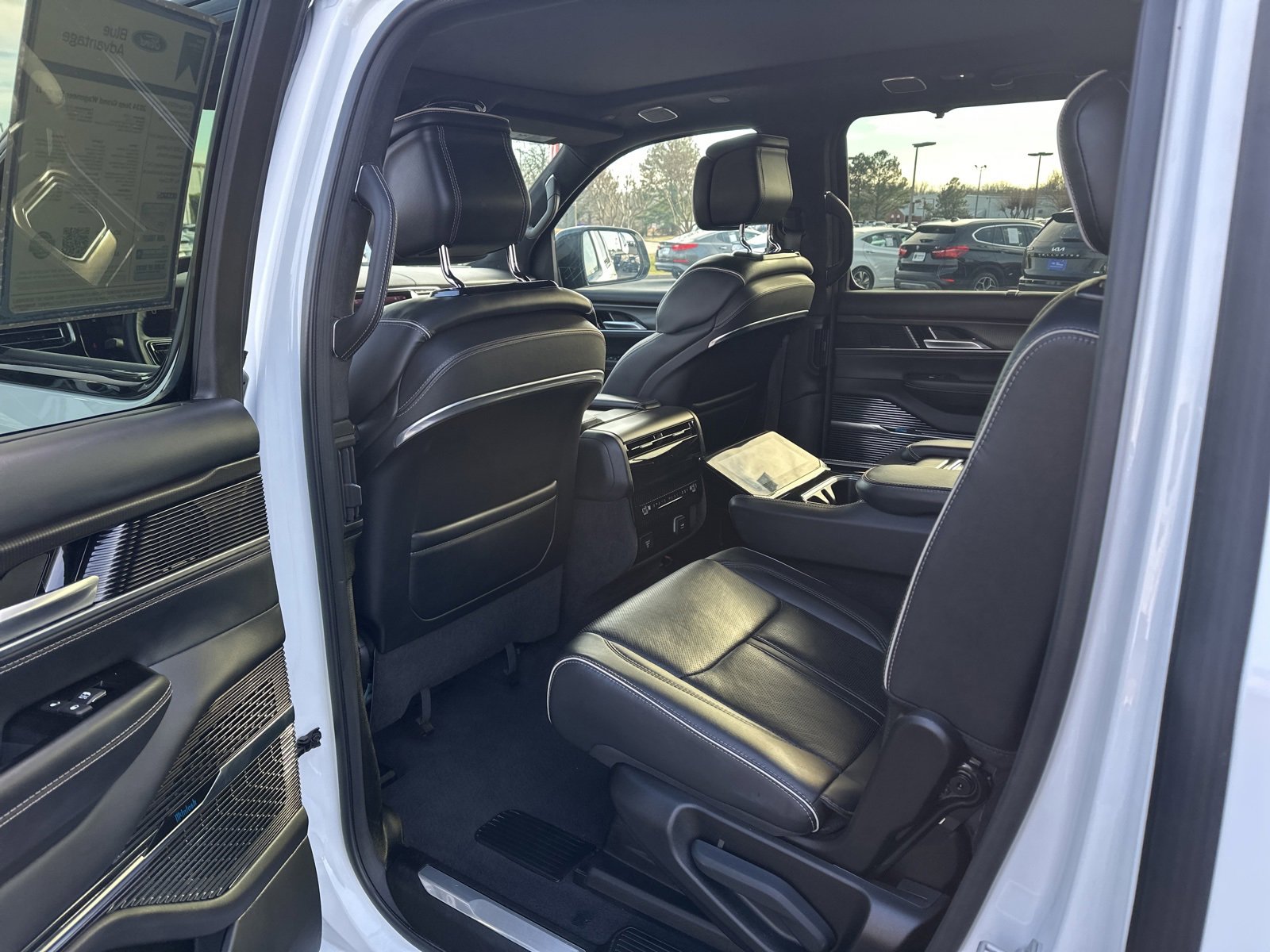 Used 2024 Jeep Grand Wagoneer Series II w/ Quick Order Packagew 28T image 7