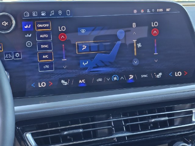 Used 2024 Chevrolet Traverse LS FWD image 11
