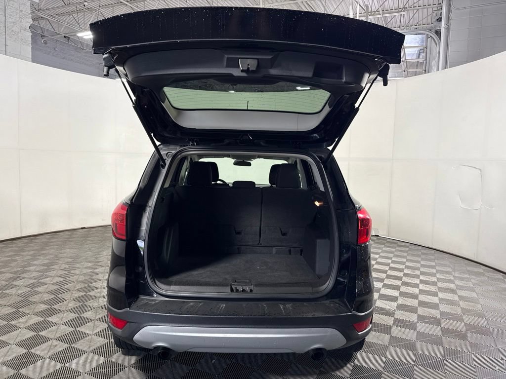 Certified 2019 Ford Escape SE FWD image 9