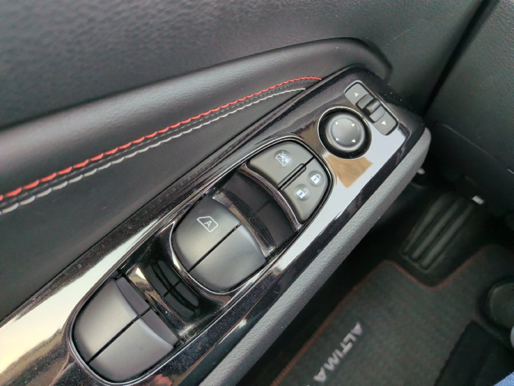 Used 2023 Nissan Altima 2.5 SR w/ SR Premium Package AWD/4WD image 28