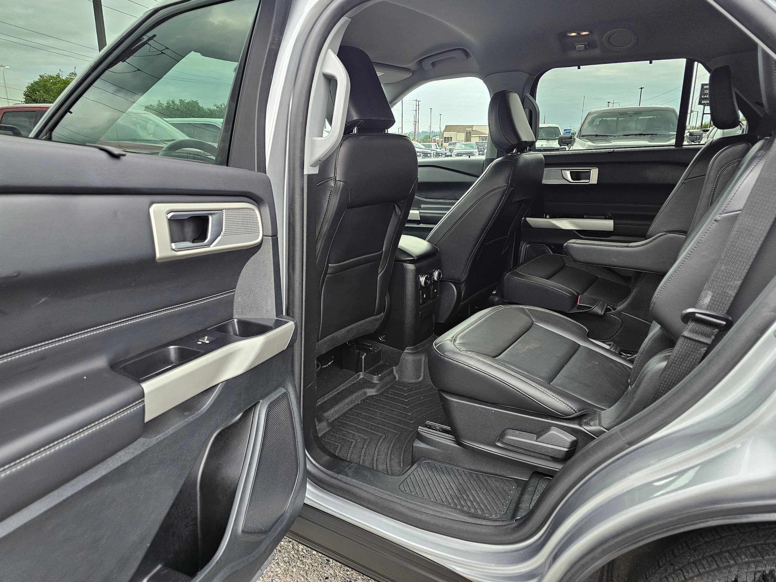 Certified 2023 Ford Explorer Limited AWD/4WD image 17