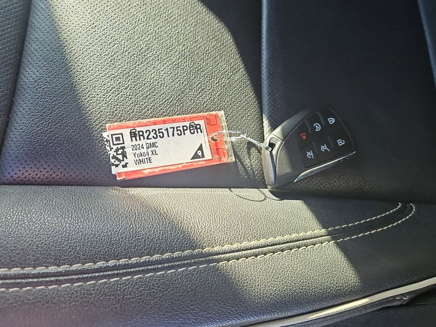 Used 2024 GMC Yukon XL SLT image 21