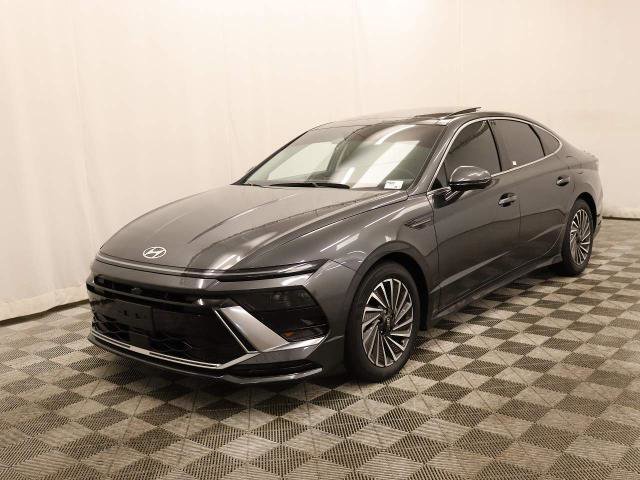 Used 2025 Hyundai Sonata Limited FWD image 8