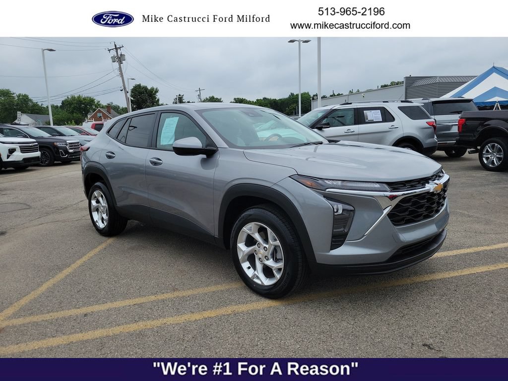 Used 2024 Chevrolet Trax LS w/ LS Convenience Package FWD image 7