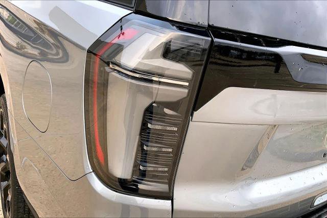 Used 2025 Chevrolet Suburban RST w/ Comfort Package image 28