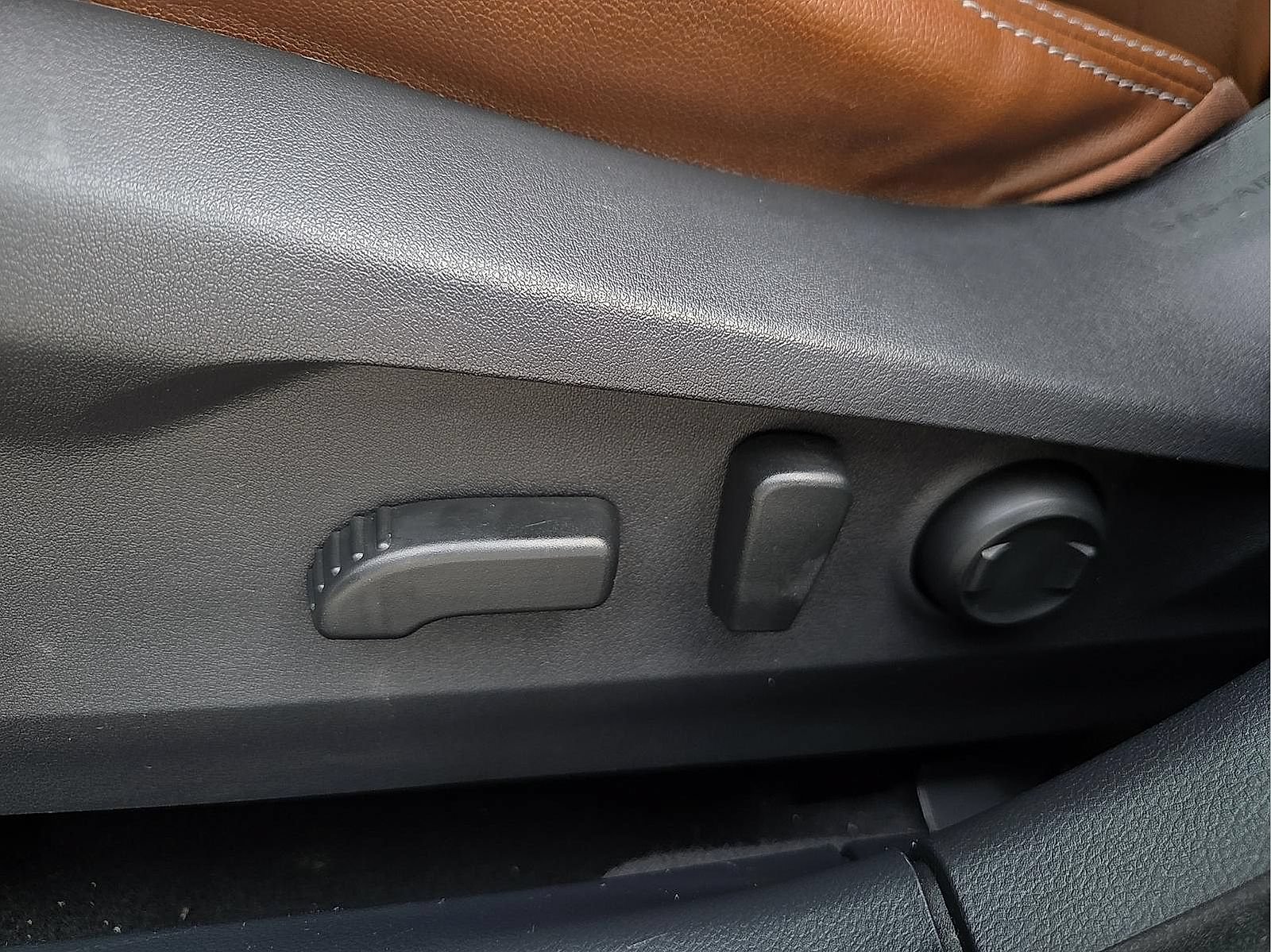 Used 2020 Subaru Outback Touring AWD/4WD image 15
