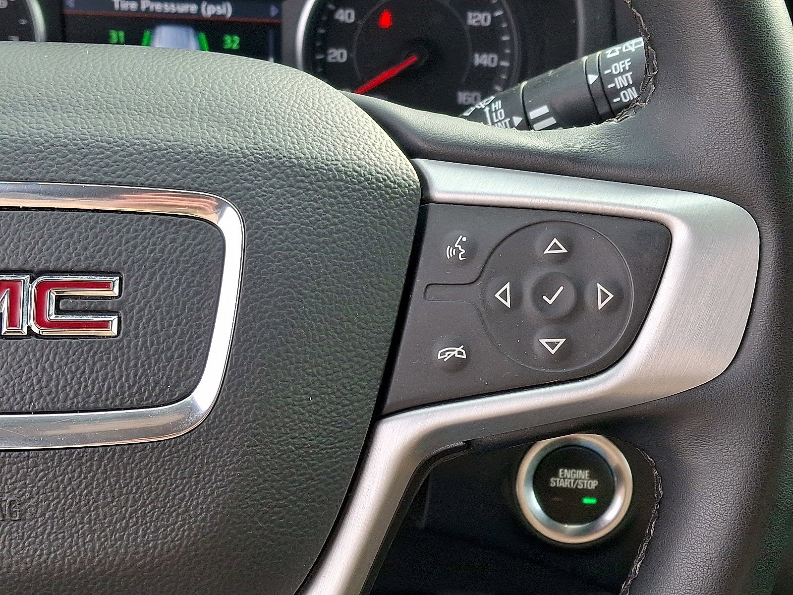 Used 2024 GMC Terrain SLT image 21