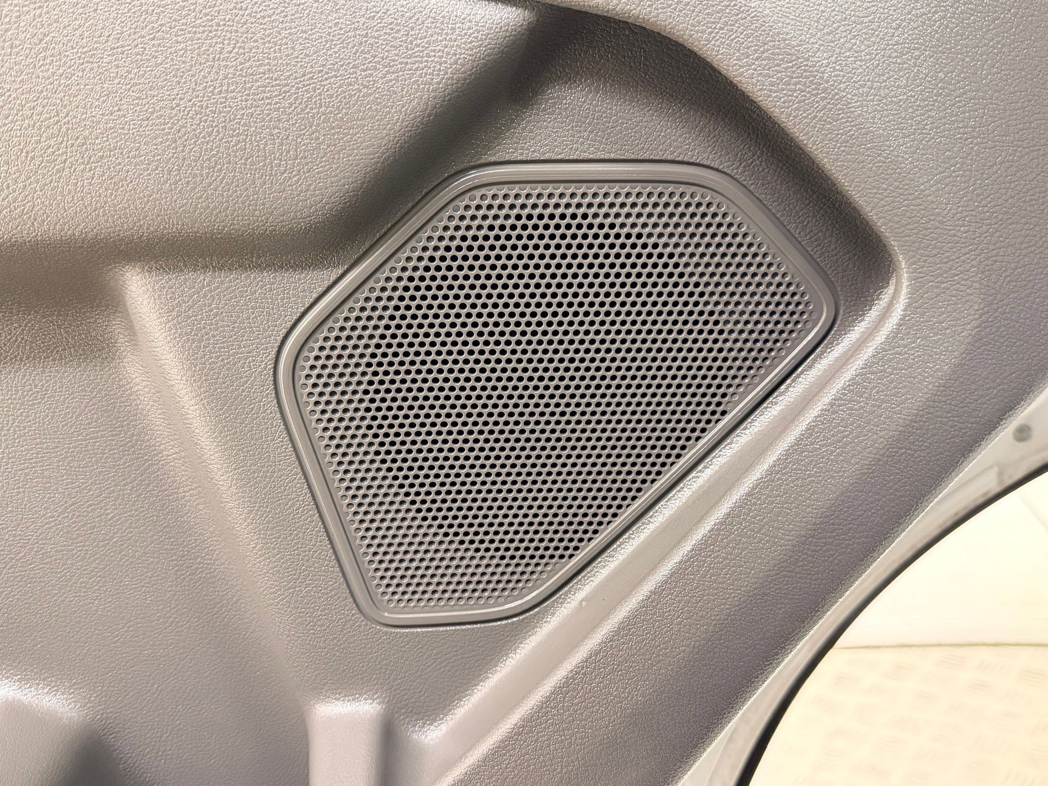 Certified 2025 Ford Transit 350 XLT RWD image 21