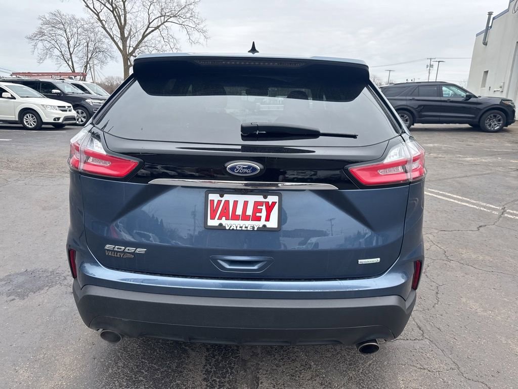 Certified 2019 Ford Edge SE image 4