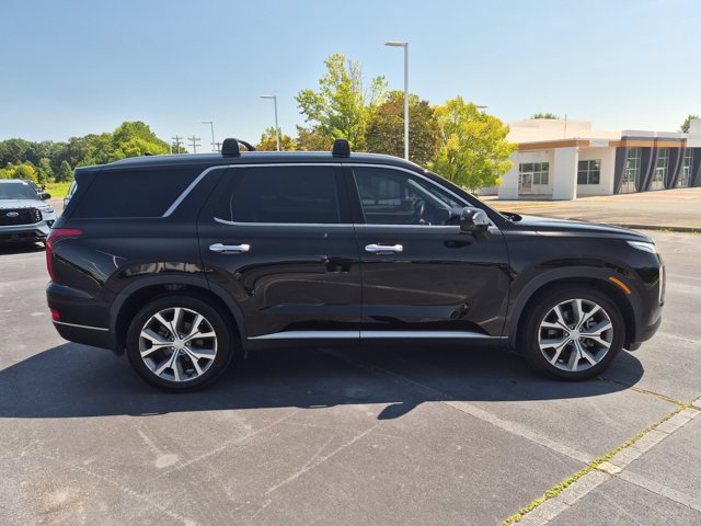 Used 2022 Hyundai Palisade SEL w/ Premium Package FWD image 3