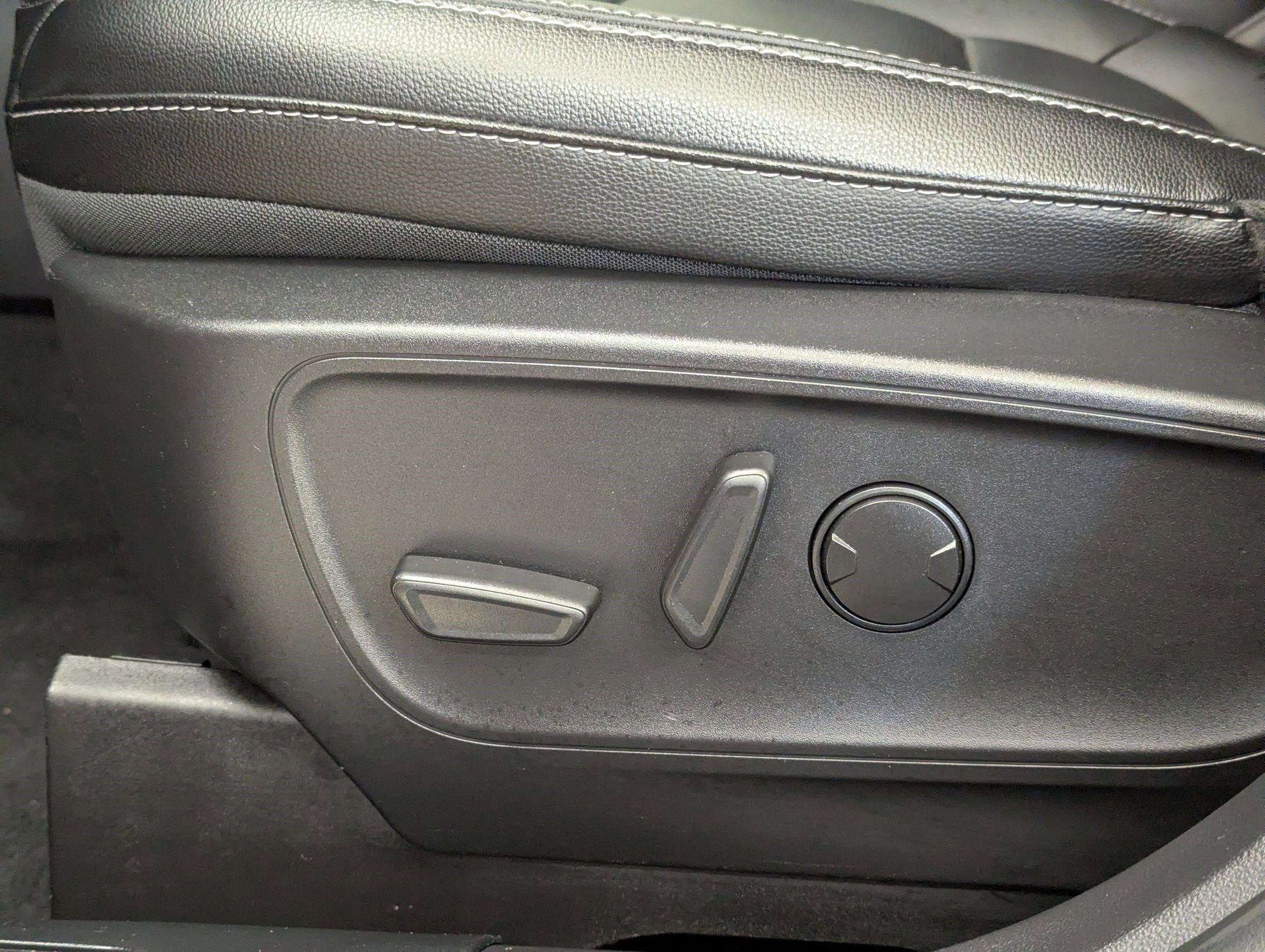 Certified 2022 Ford Escape SEL w/ Technology Package image 12