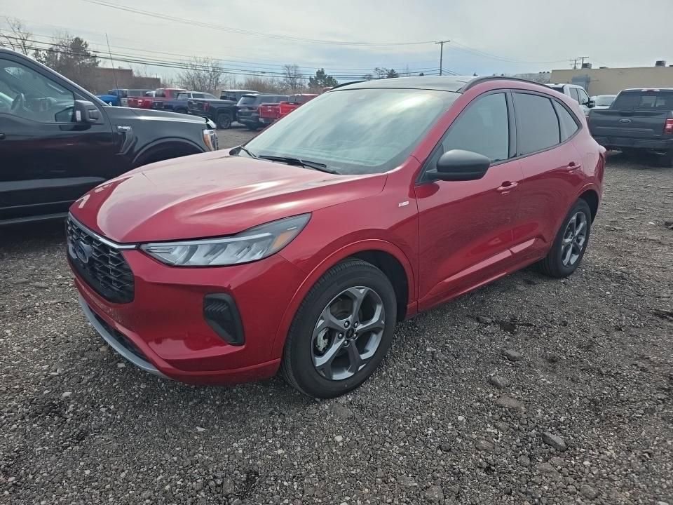 Certified 2023 Ford Escape ST-Line AWD/4WD image 2