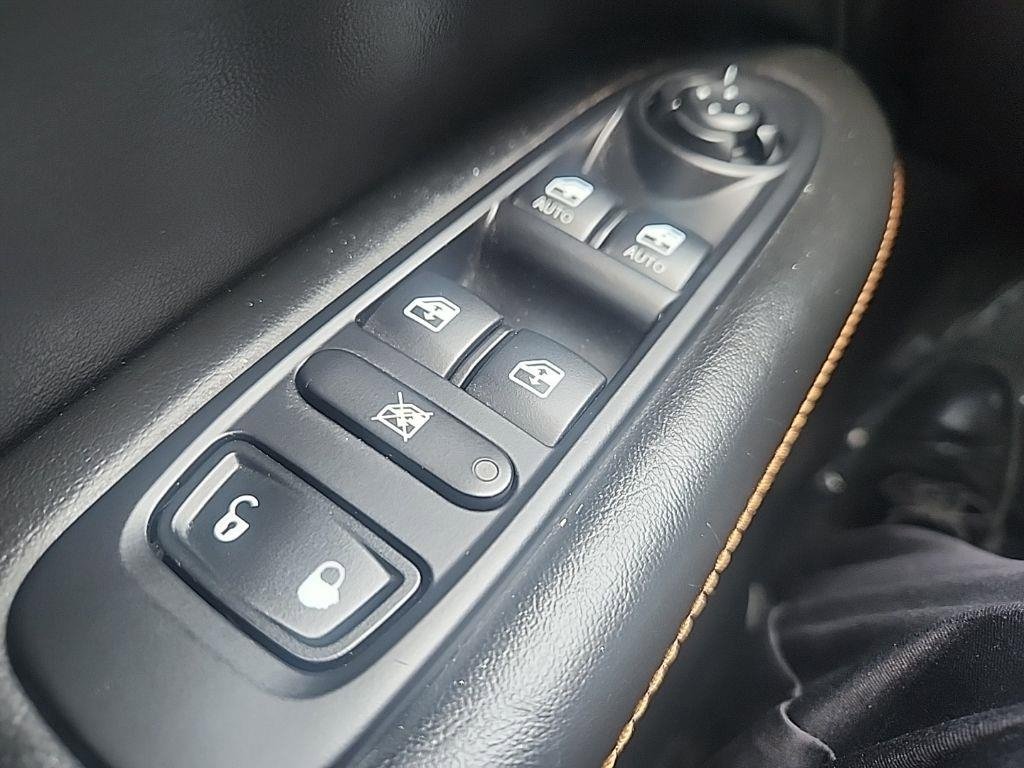 Used 2018 Jeep Compass Limited image 13