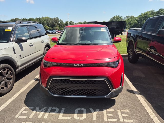 Used 2023 Kia Soul LX FWD image 3