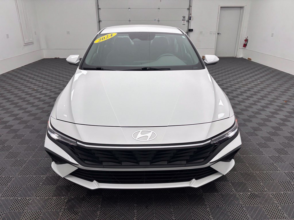 Used 2024 Hyundai Elantra SEL FWD image 14