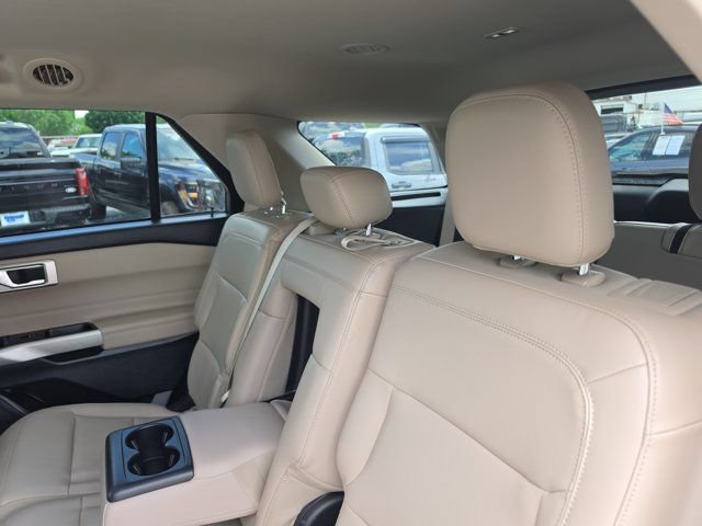 Certified 2023 Ford Explorer XLT w/ Equipment Group 202A RWD image 14