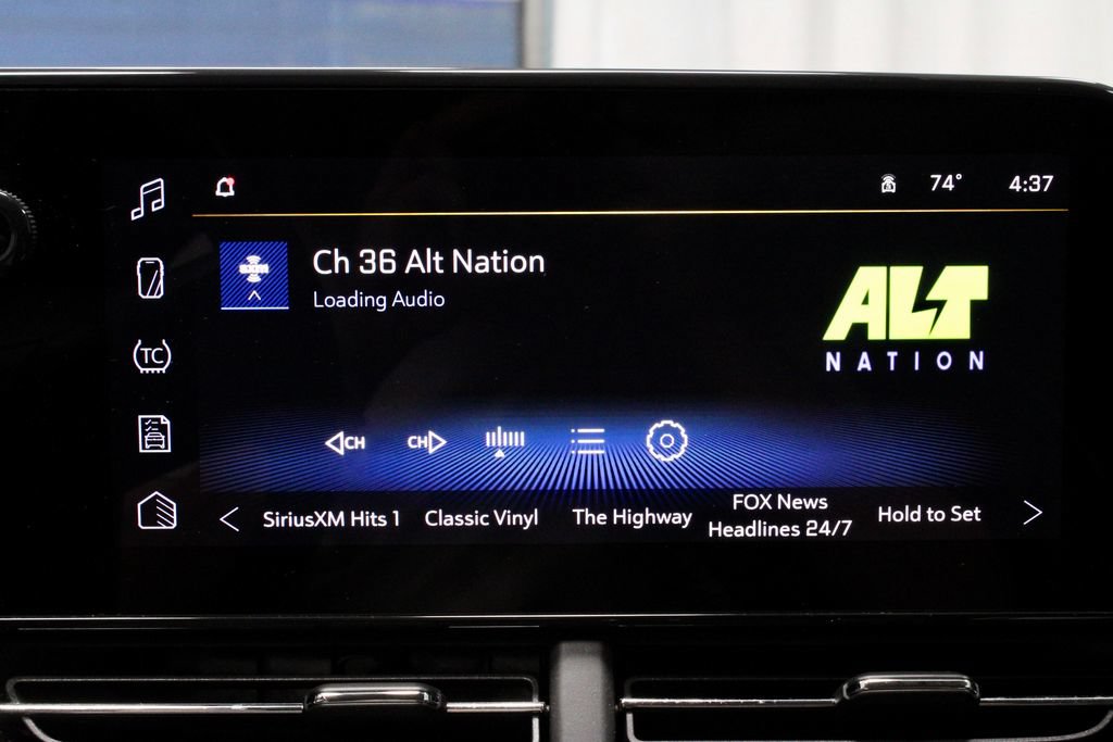 Used 2024 Chevrolet Trax ACTIV w/ Driver Confidence Package FWD image 3