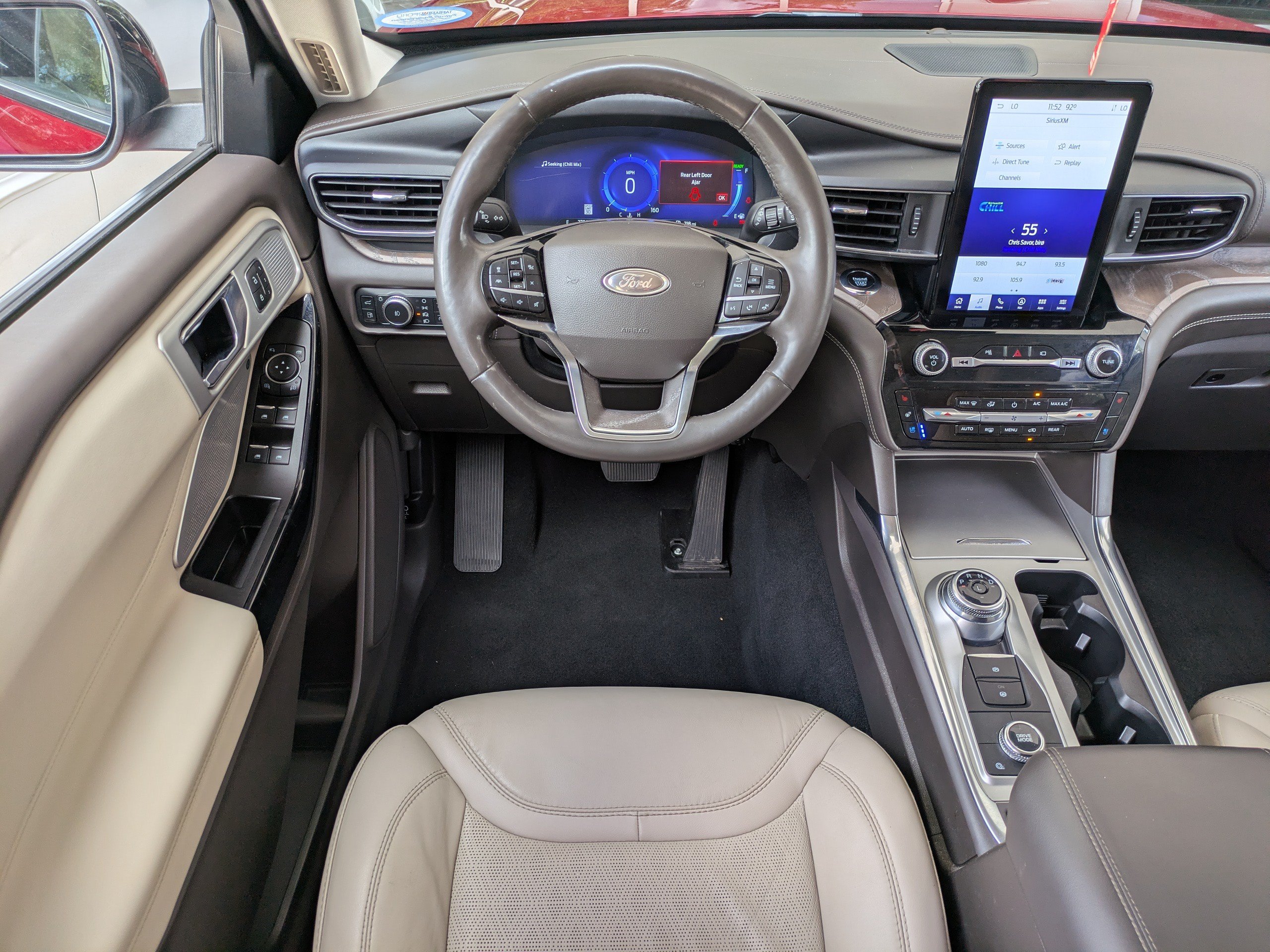 Certified 2022 Ford Explorer Platinum w/ Technology Package AWD/4WD image 18