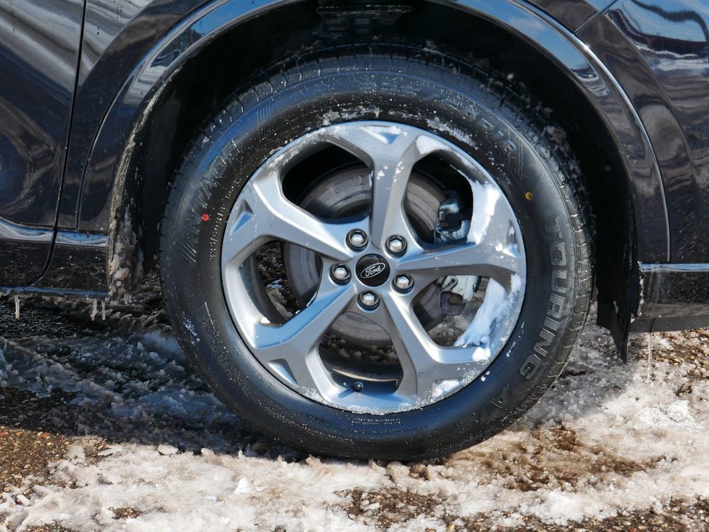 Certified 2024 Ford Escape ST-Line AWD/4WD image 7
