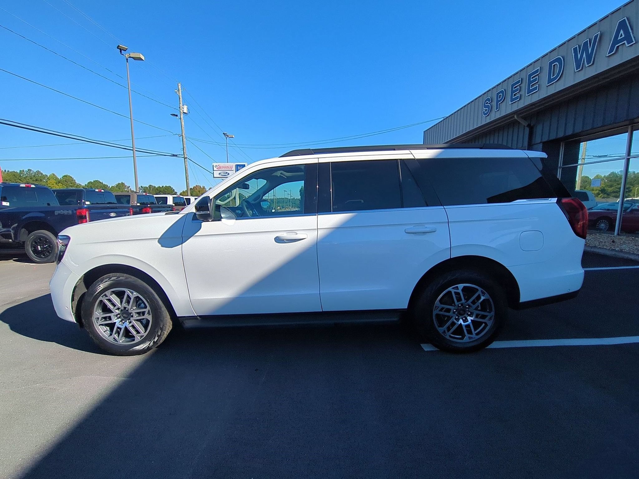 Certified 2025 Ford Expedition Active AWD/4WD image 10