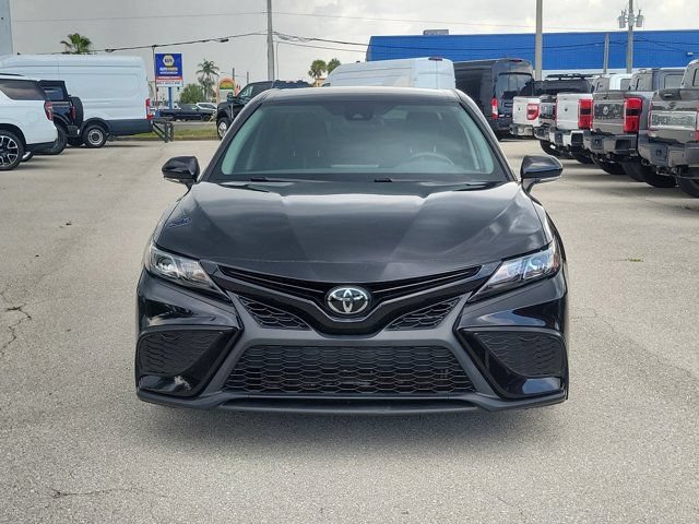 Used 2023 Toyota Camry SE w/ Convenience Package FWD image 2