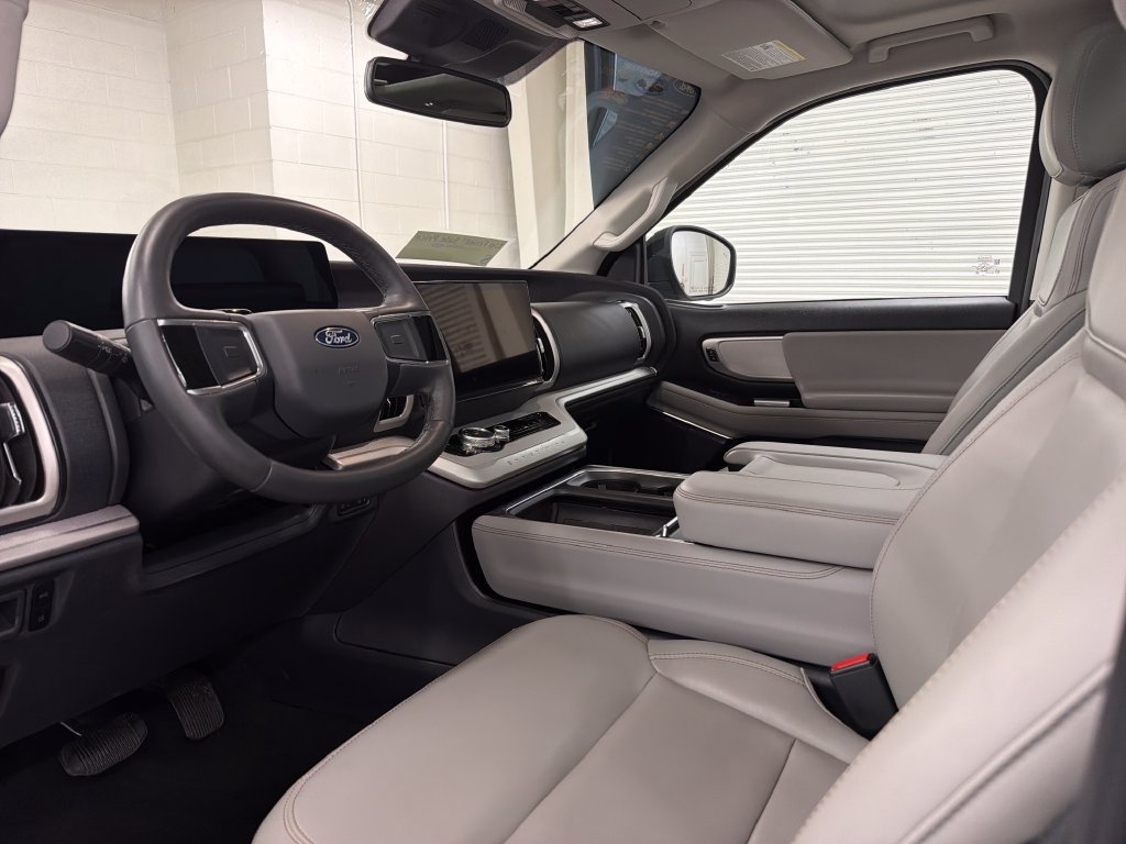 Certified 2025 Ford Expedition Active RWD image 6