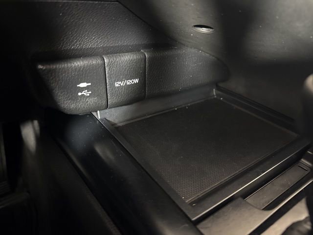 Used 2018 Toyota Camry SE w/ Moonroof Package image 16