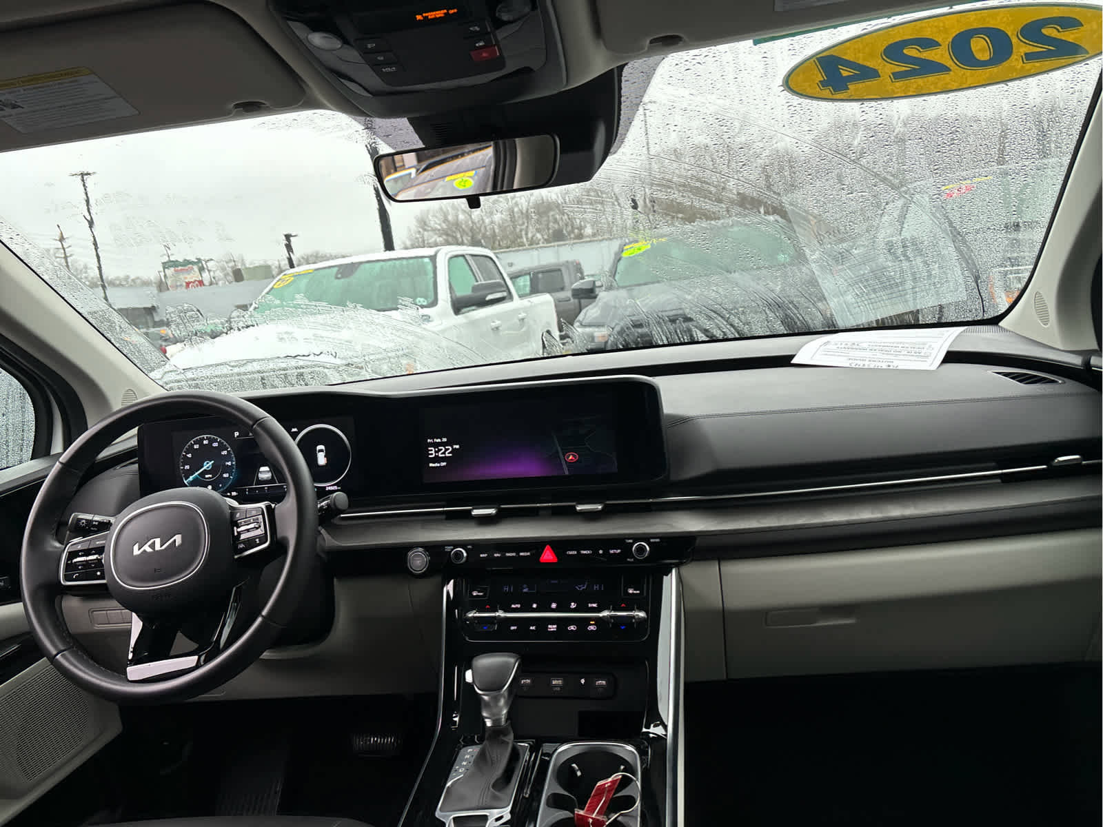 Used 2024 Kia Carnival SX image 31