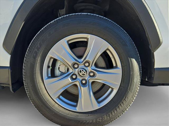 Used 2022 Toyota RAV4 XLE AWD/4WD image 22