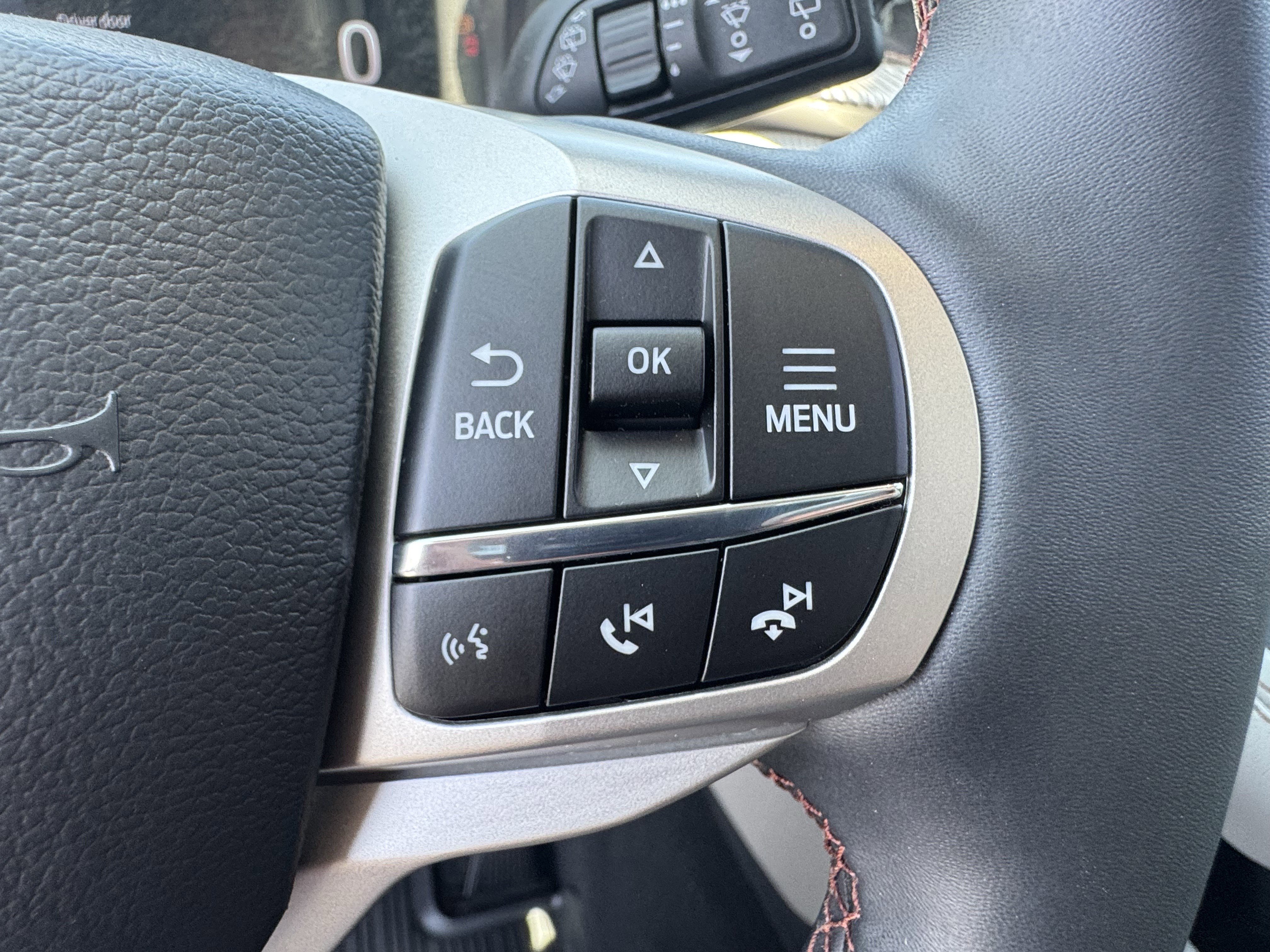 Certified 2026 Ford Explorer Active w/ Active Comfort Package RWD image 36