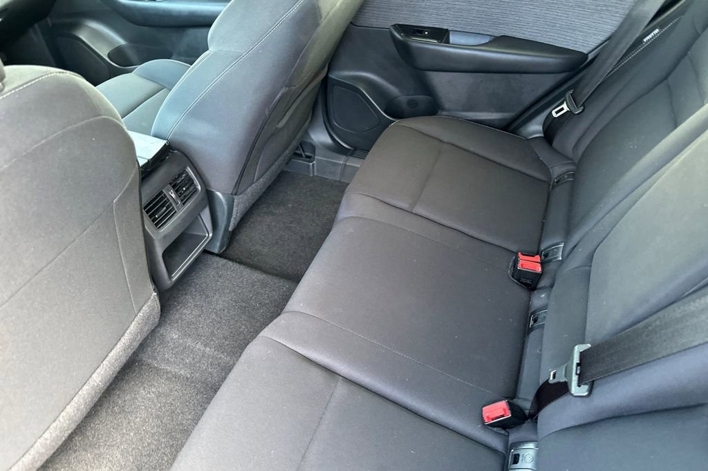 Used 2023 Nissan Rogue S image 14