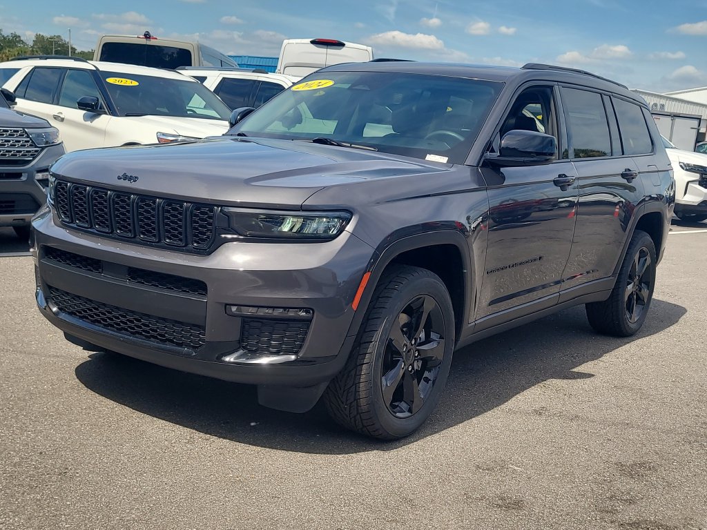 Used 2024 Jeep Grand Cherokee L Limited w/ Black Appearance Package RWD image 2