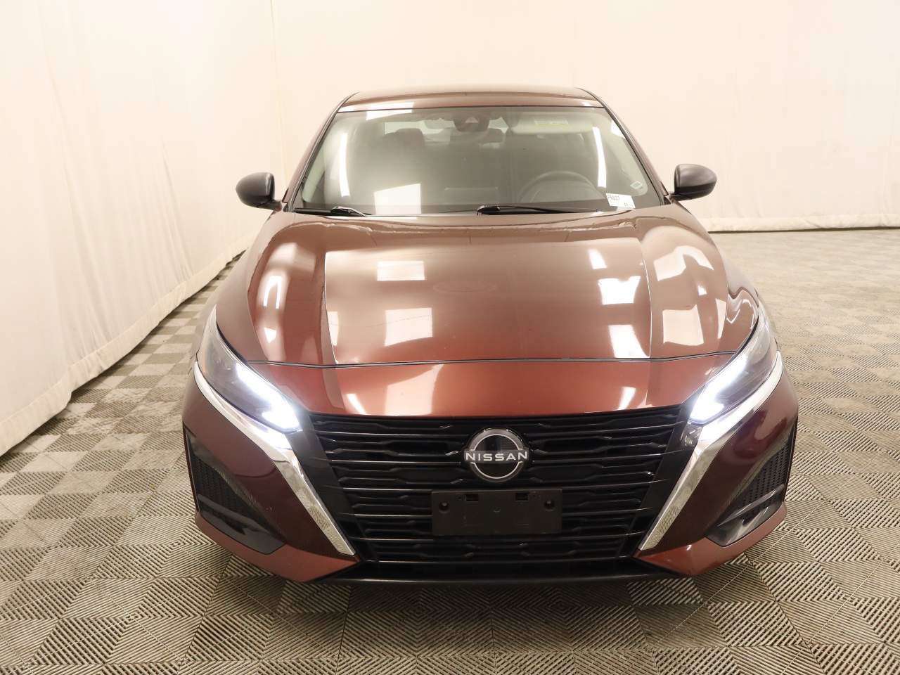 Used 2025 Nissan Altima 2.5 SV FWD image 4