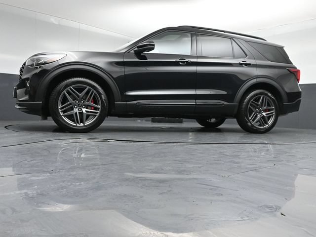 Certified 2025 Ford Explorer ST-Line w/ Premium Package AWD/4WD image 42