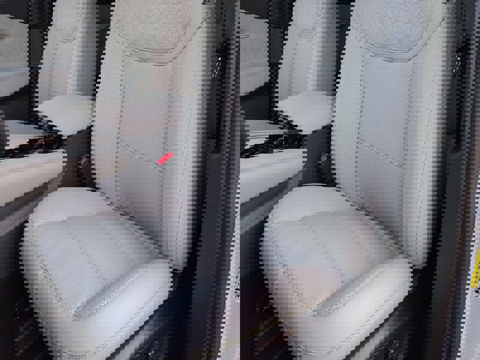 Certified 2026 Ford Explorer Platinum w/ LUX Leather Package image 17