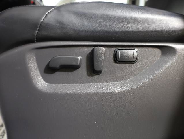 Used 2022 Nissan Armada SL w/ Captain's Chairs Package image 19