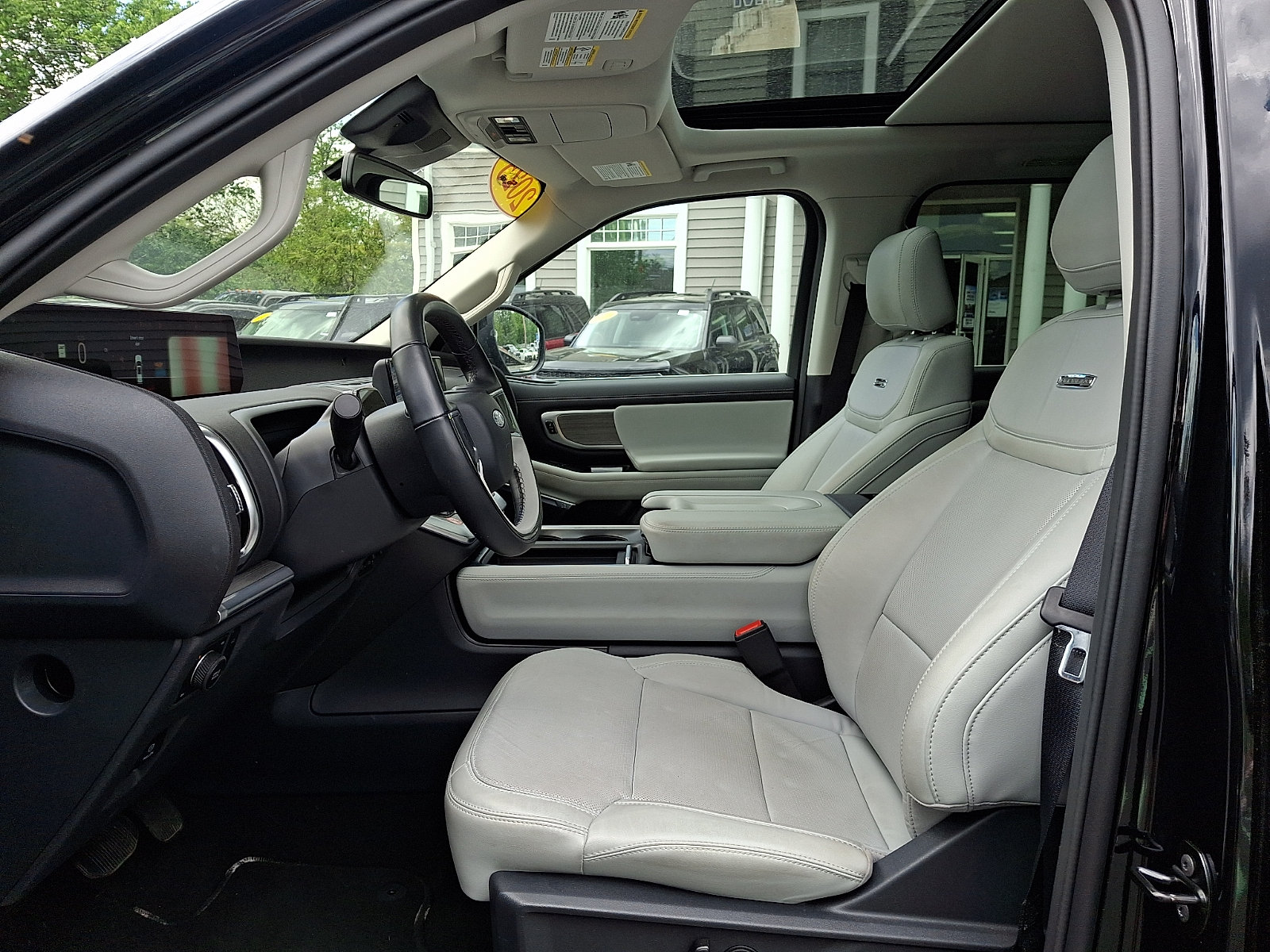 Certified 2025 Ford Expedition Platinum AWD/4WD image 15