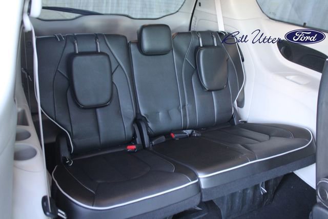 Used 2023 Chrysler Pacifica Limited image 14