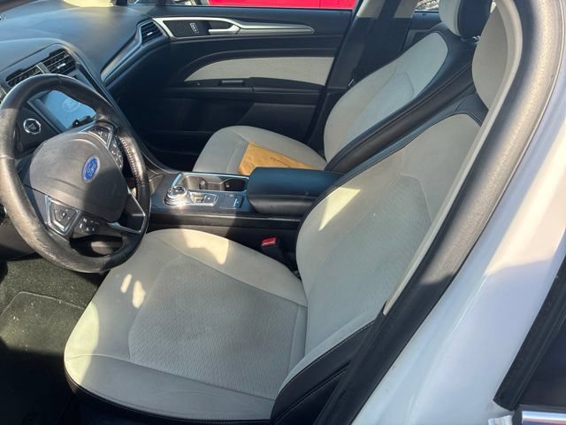 Certified 2019 Ford Fusion SE w/ Equipment Group 151A FWD image 5