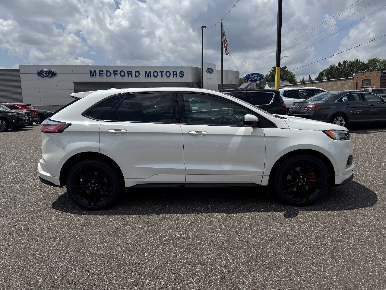 Certified 2022 Ford Edge ST w/ Equipment Group 401A AWD/4WD image 9