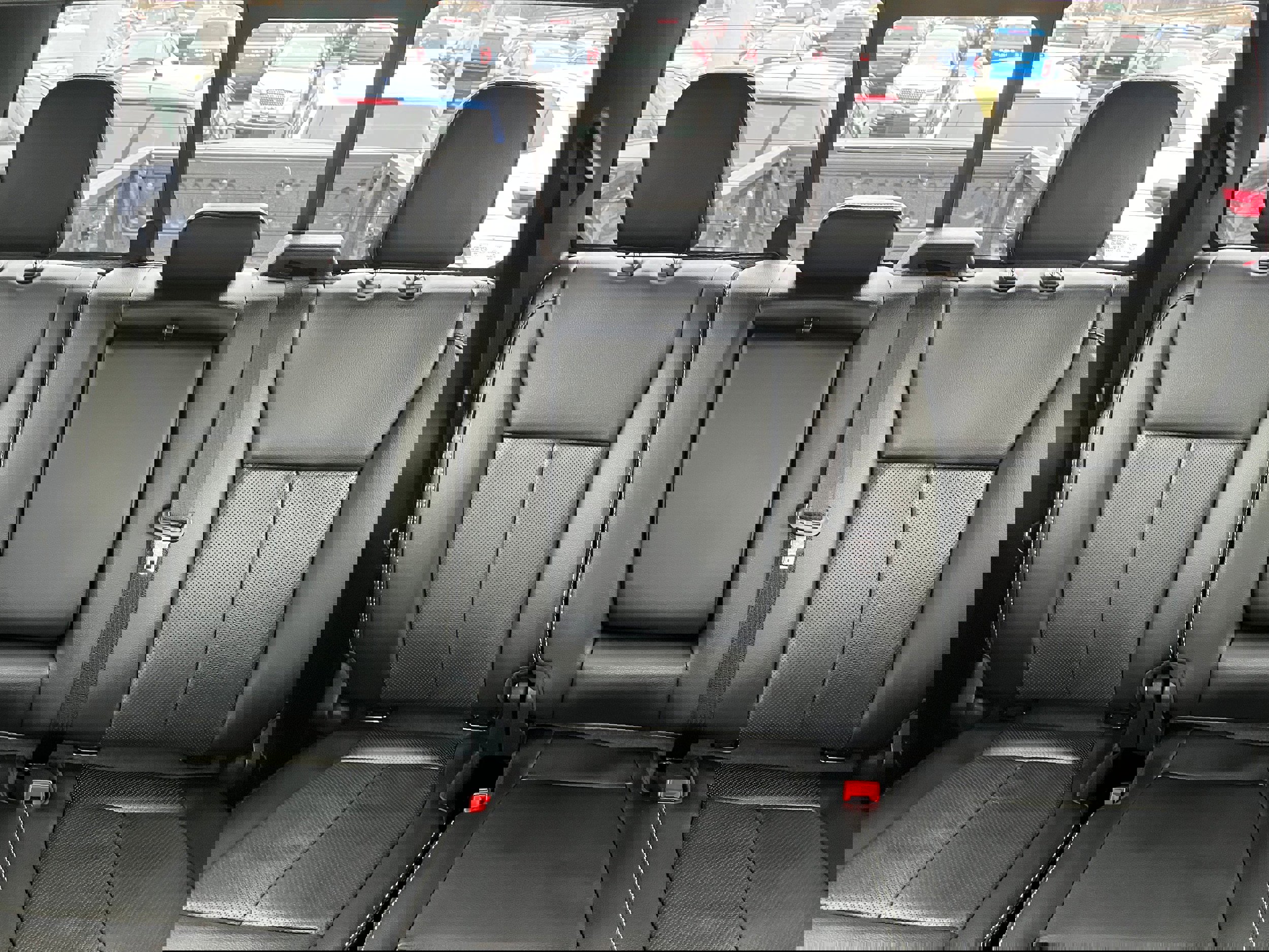 Certified 2020 Ford F350 Lariat w/ Chrome Package image 12