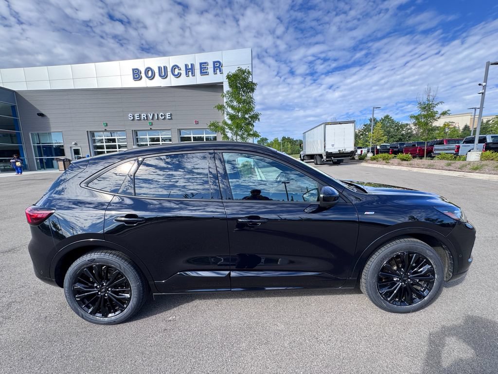 Certified 2023 Ford Escape ST-Line Elite w/ Premium Technology Package AWD/4WD image 6