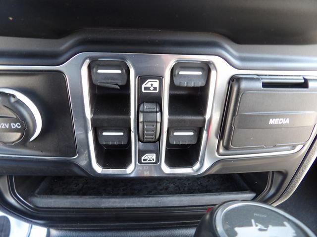 Used 2022 Jeep Wrangler Unlimited Sahara AWD/4WD image 22
