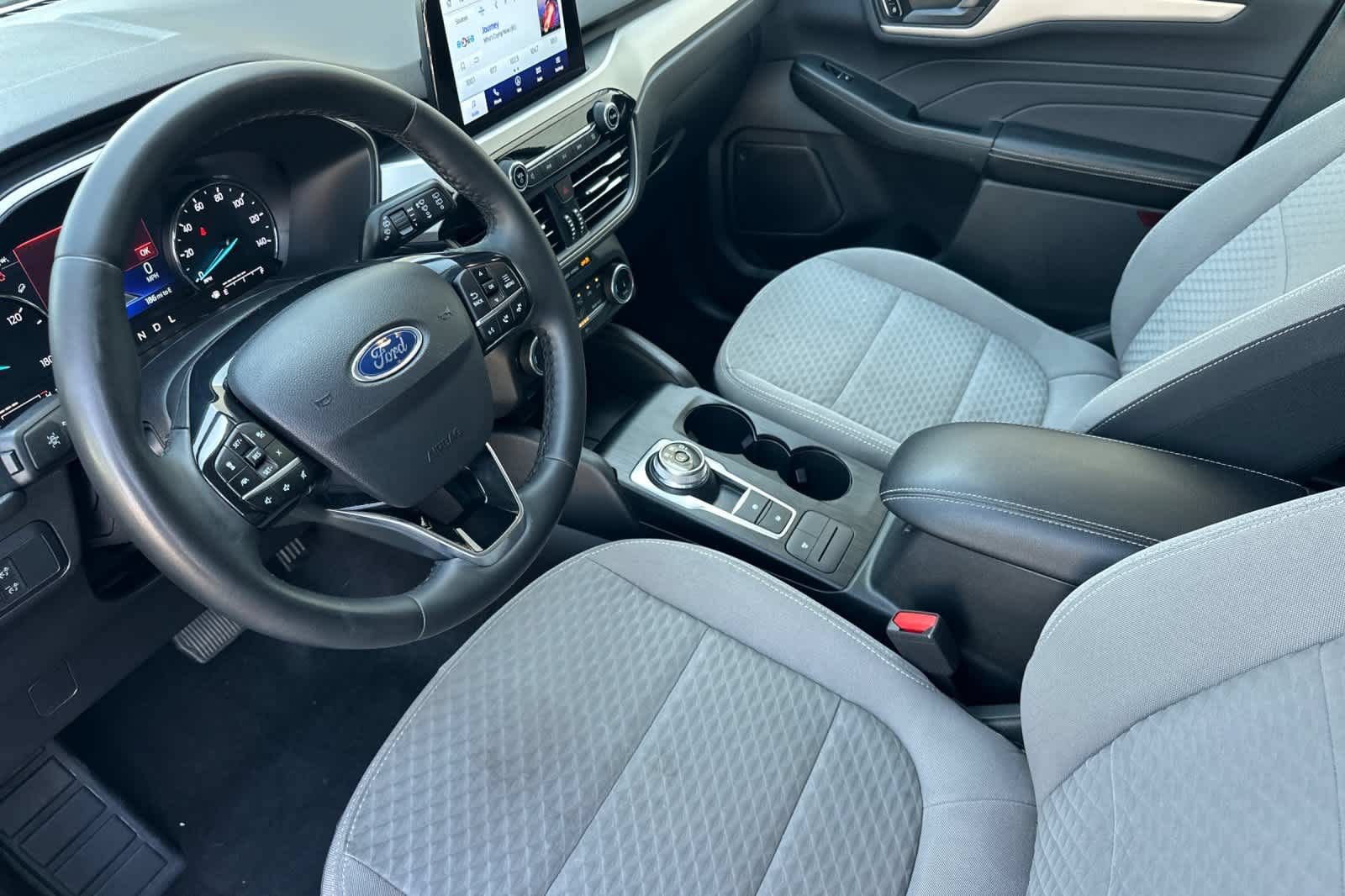 Certified 2022 Ford Escape SE w/ SE Sport Appearance Package AWD/4WD image 12